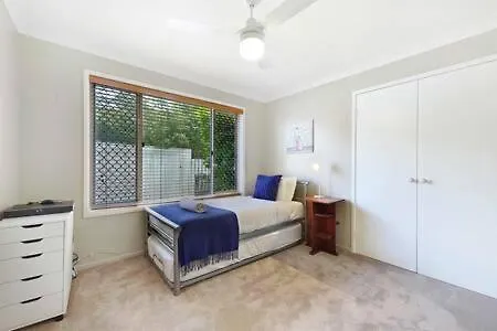 Holiday home Spacious Holiday Unit On Canal At Banksia Beach