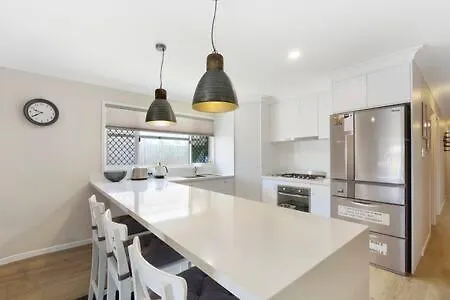 Holiday home Spacious Holiday Unit On Canal At Banksia Beach